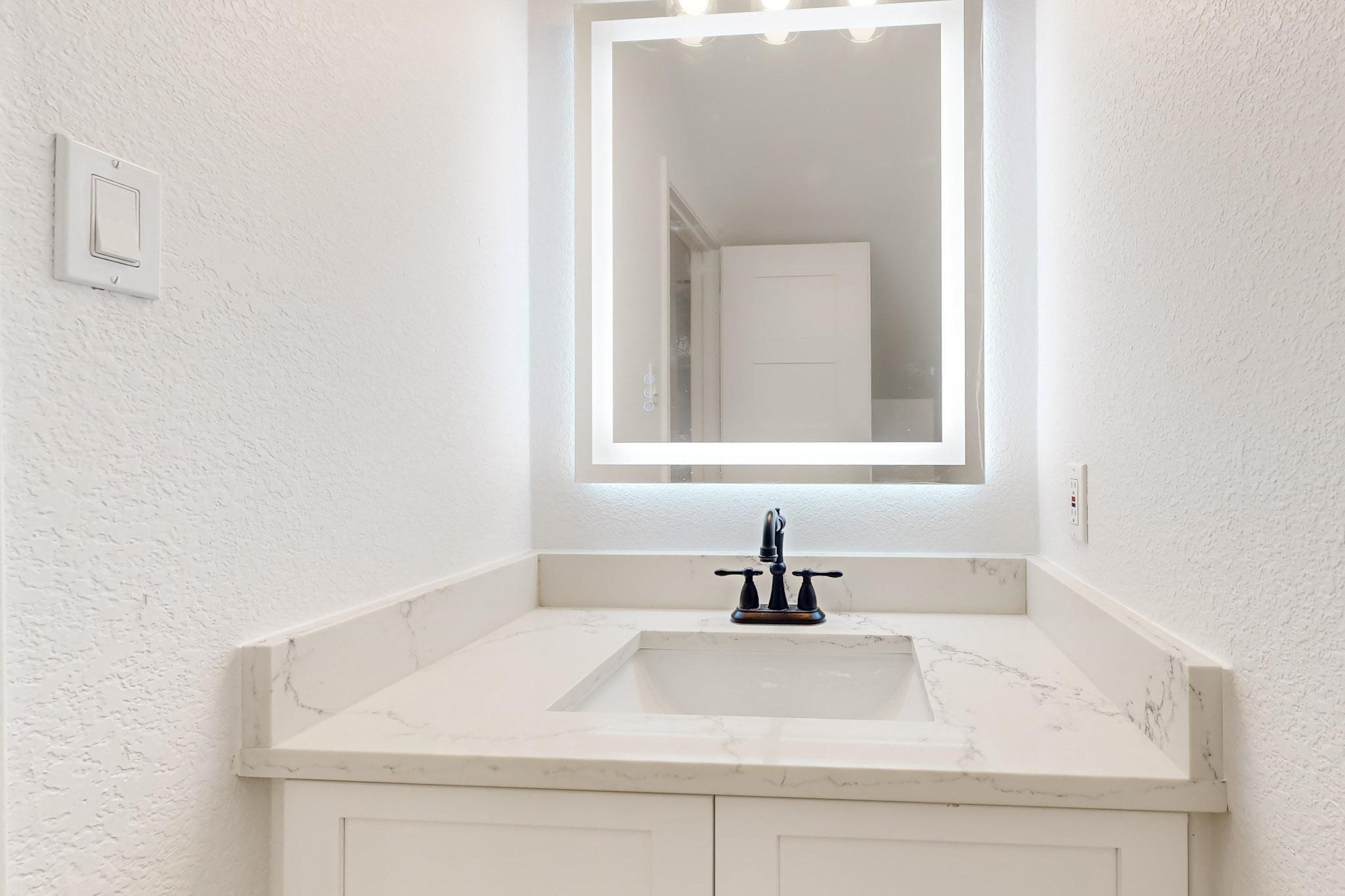 4015 Holland Avenue 102