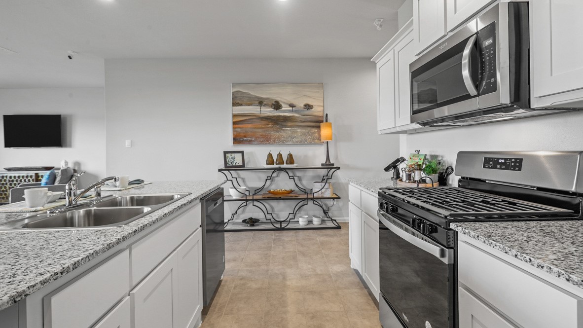 528 CRESTRIDGE Drive N