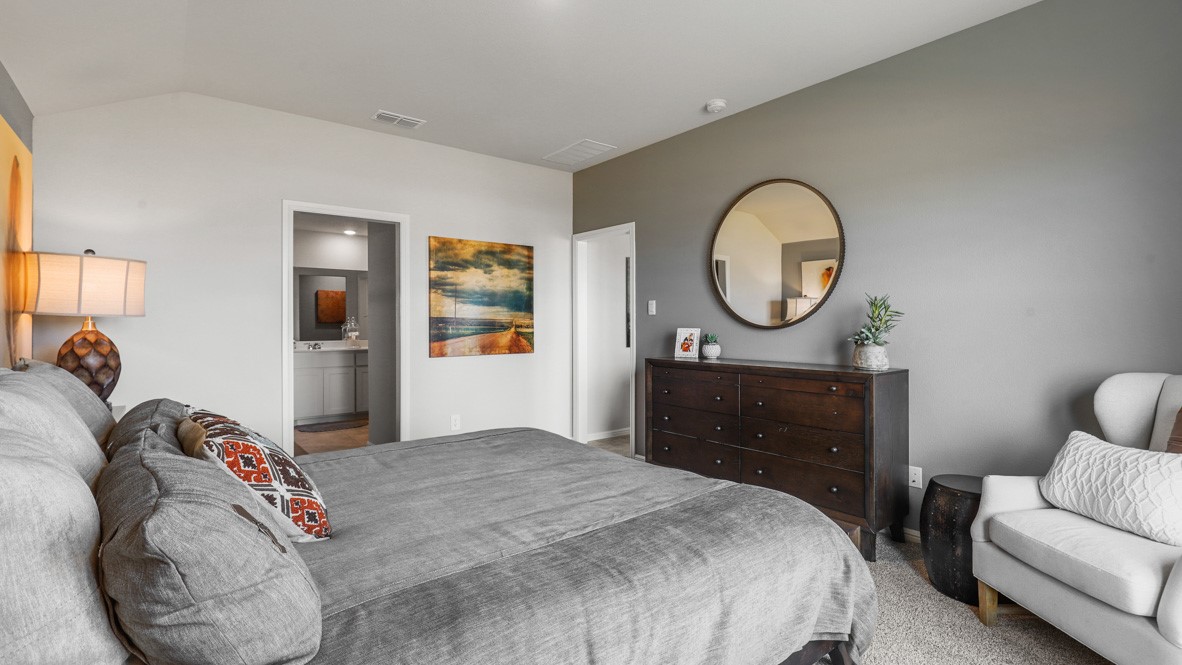 528 CRESTRIDGE Drive N