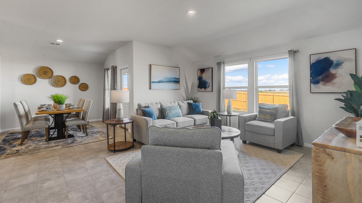 528 CRESTRIDGE Drive N