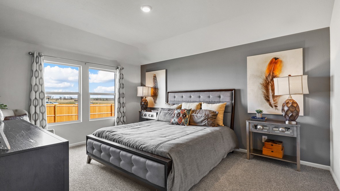 528 CRESTRIDGE Drive N