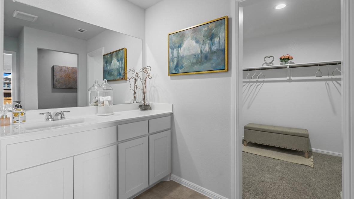 528 CRESTRIDGE Drive N