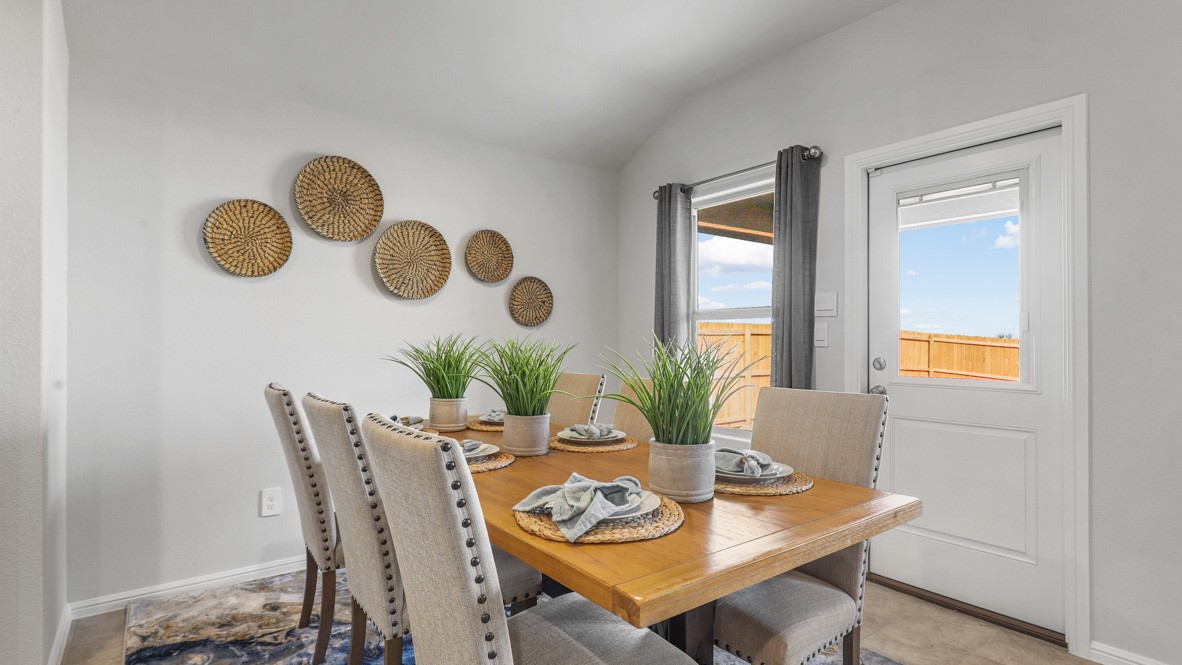 528 CRESTRIDGE Drive N