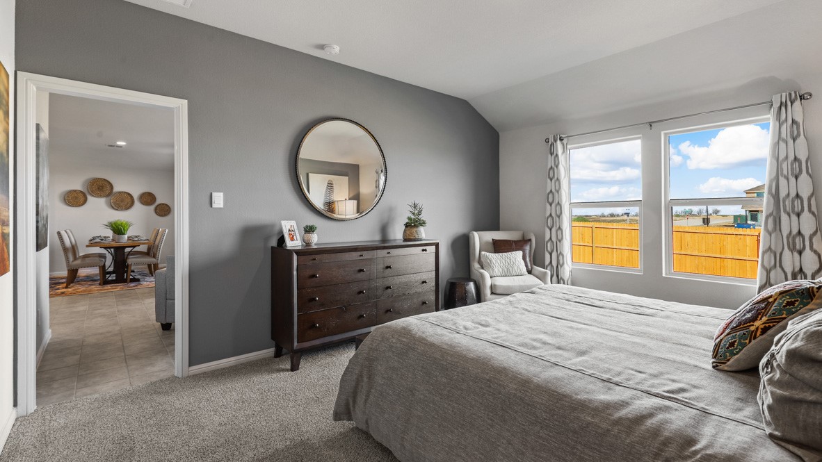 528 CRESTRIDGE Drive N