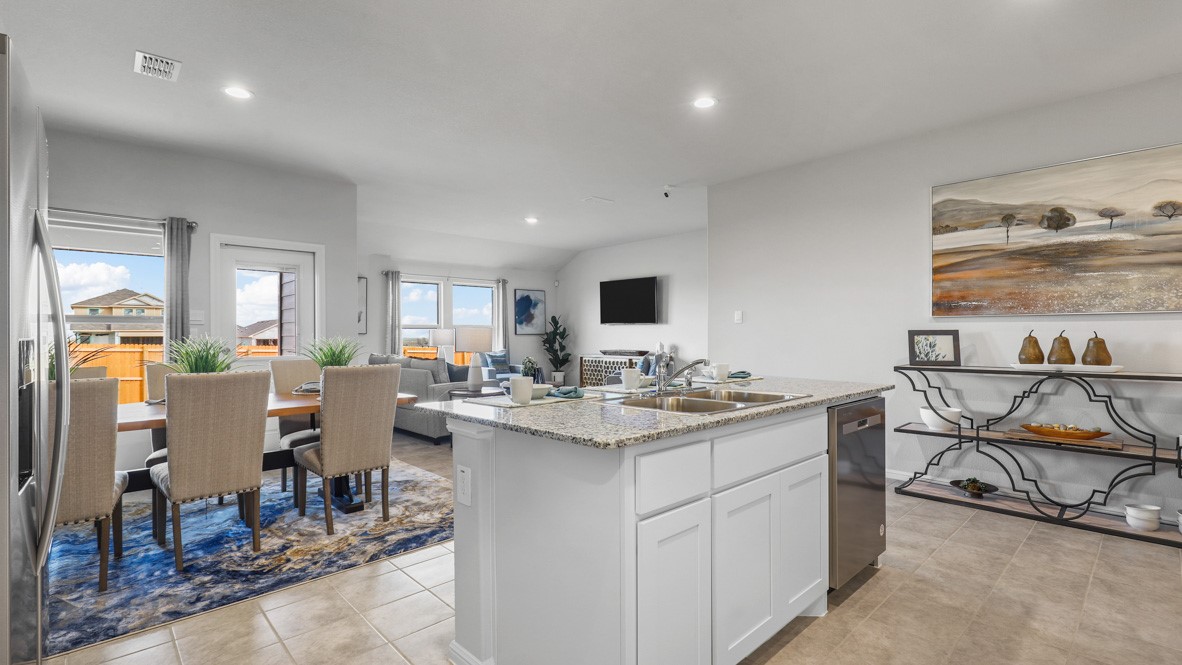 528 CRESTRIDGE Drive N