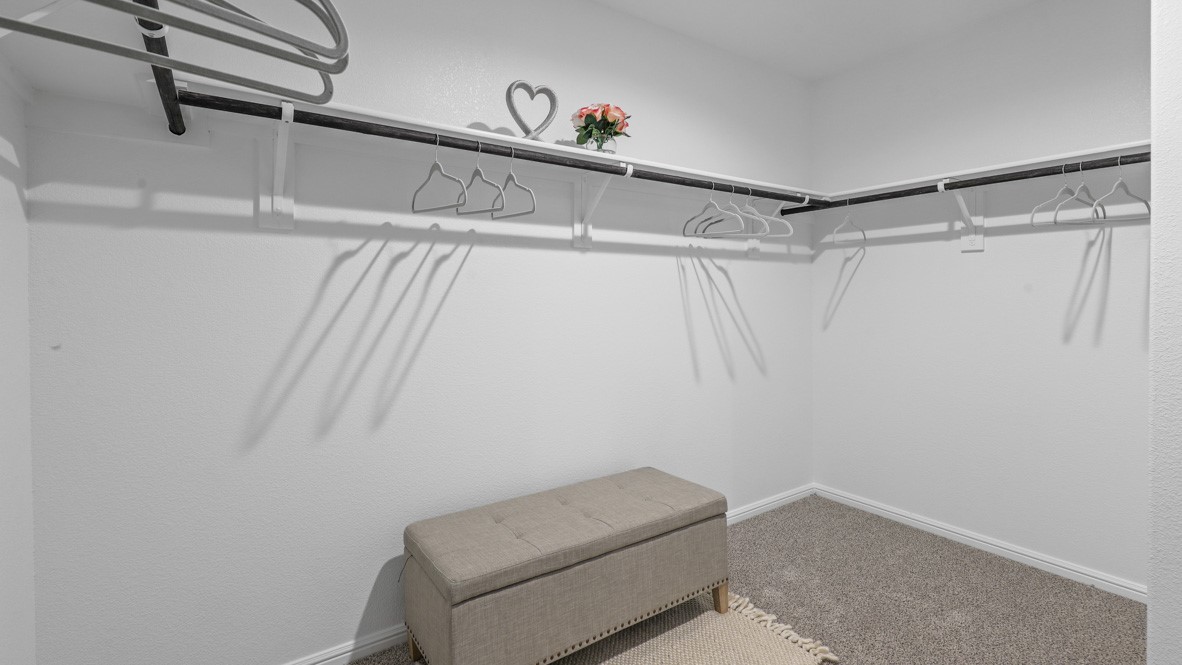 528 CRESTRIDGE Drive N