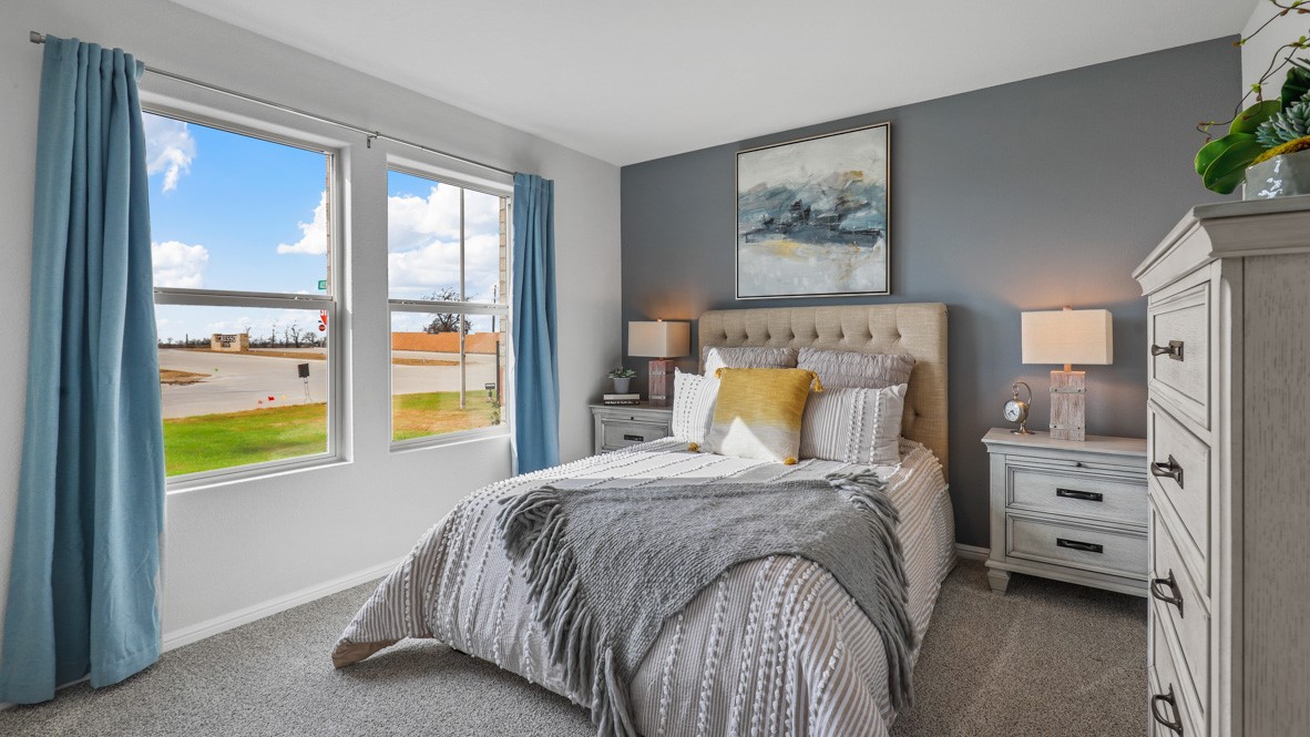 528 CRESTRIDGE Drive N