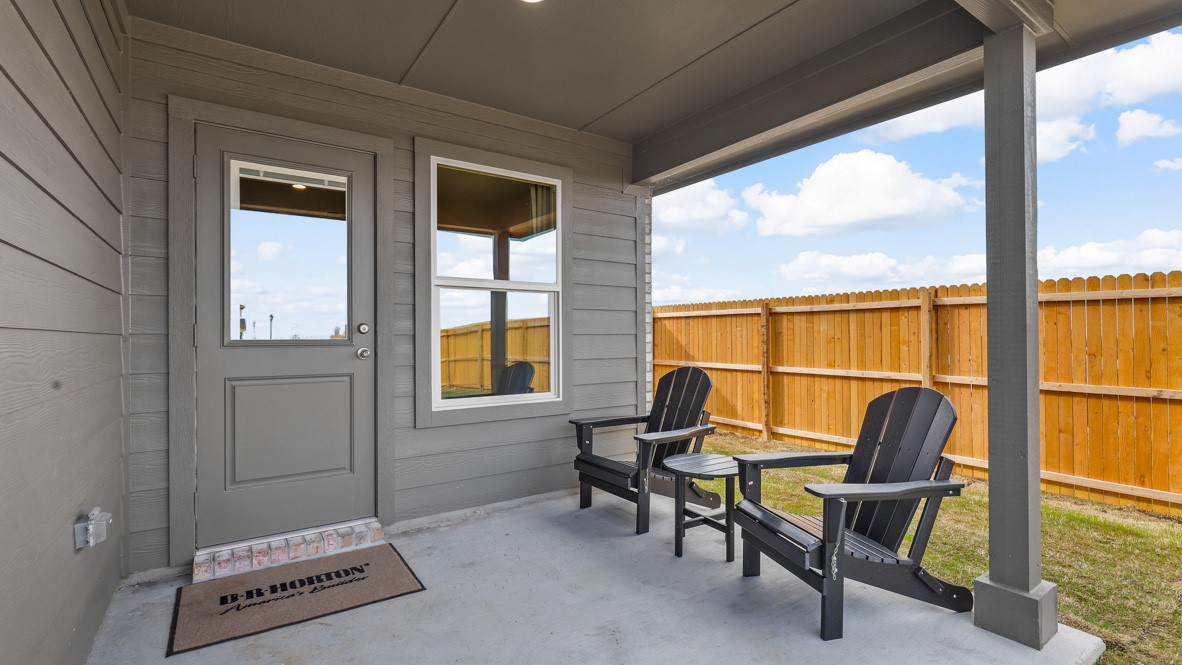 528 CRESTRIDGE Drive N