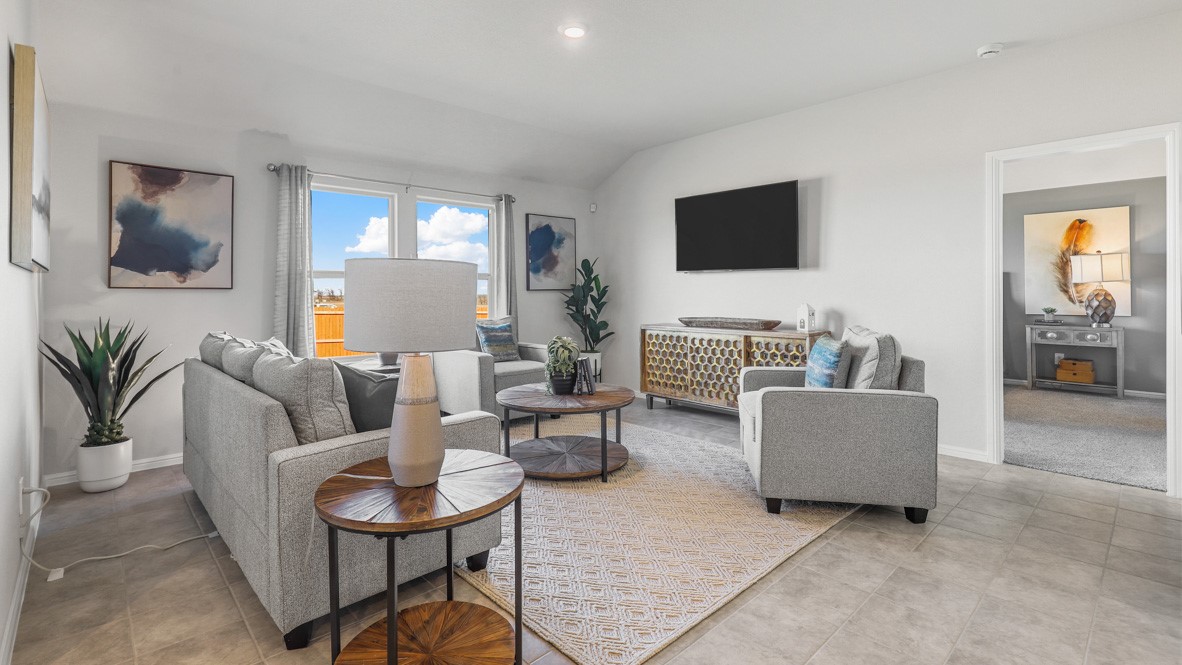 528 CRESTRIDGE Drive N