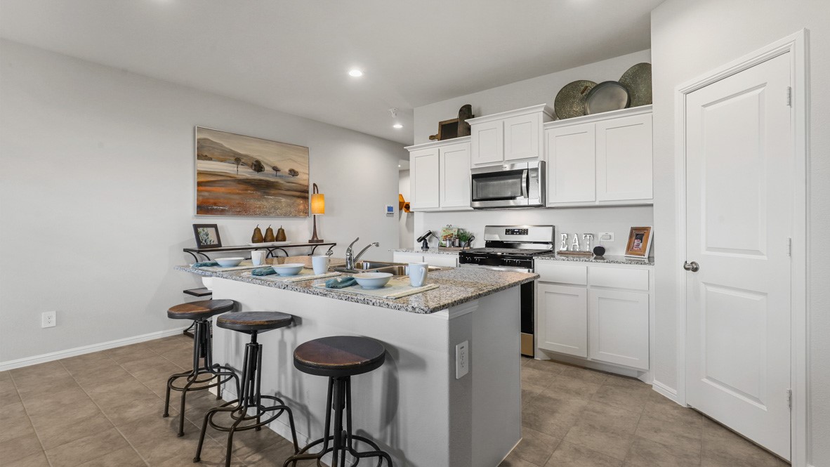 528 CRESTRIDGE Drive N