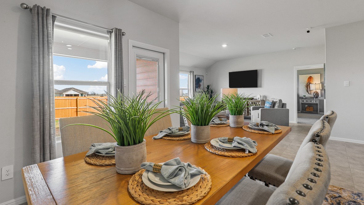 528 CRESTRIDGE Drive N