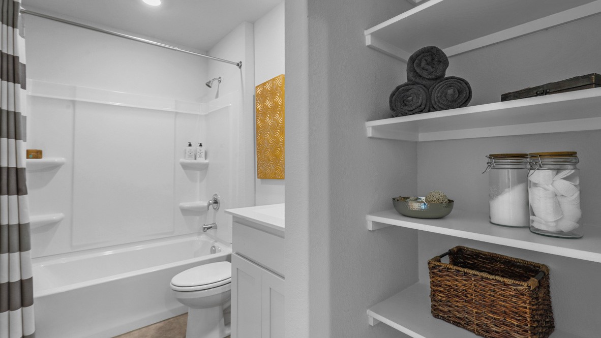 528 CRESTRIDGE Drive N