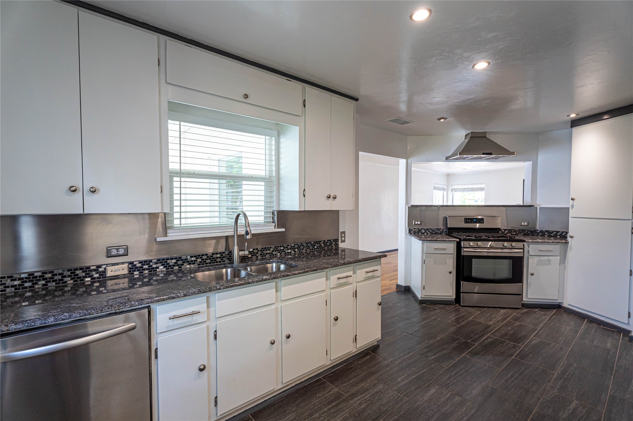 10231 Pinecrest Drive