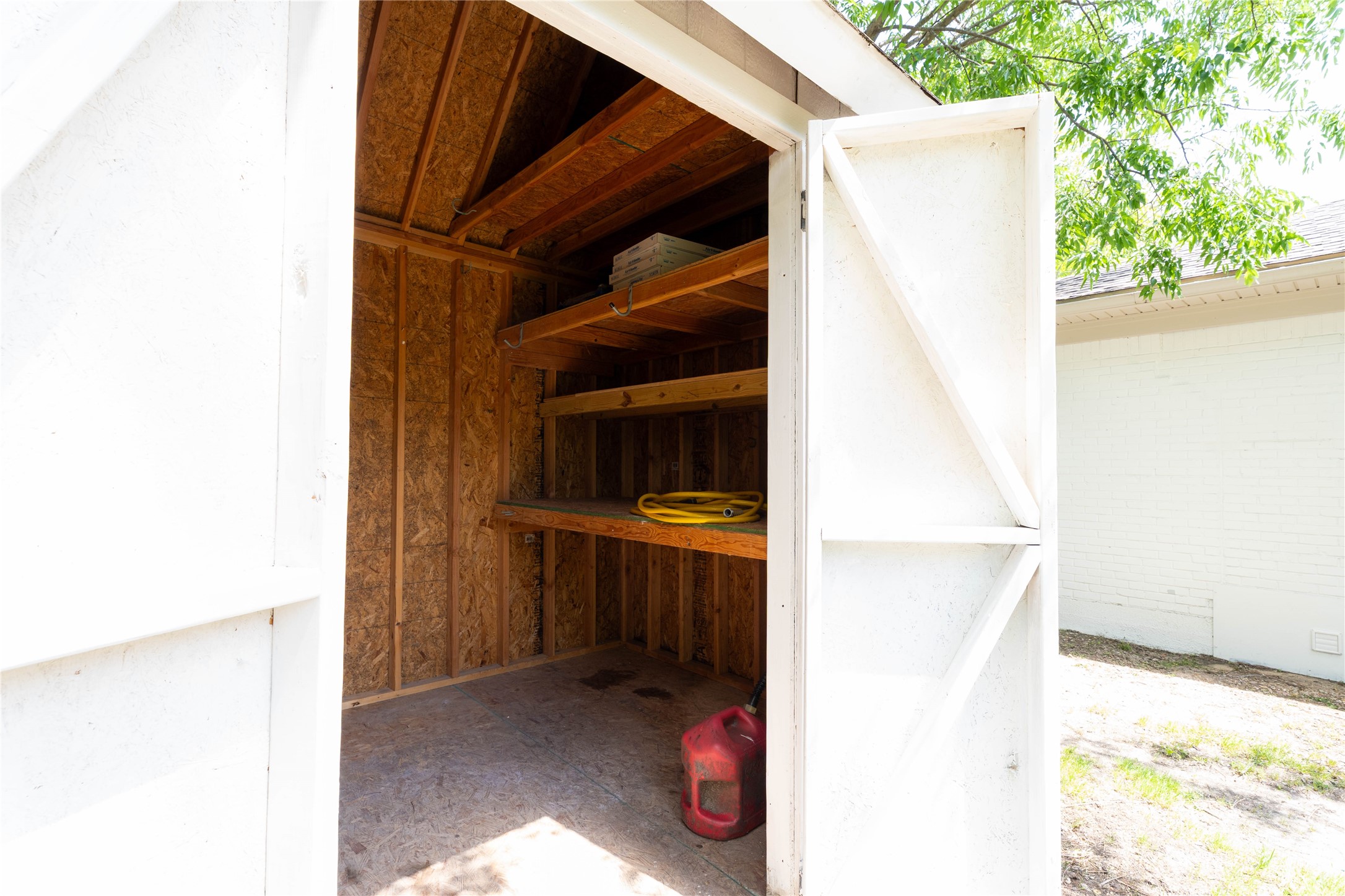 10231 Pinecrest Drive