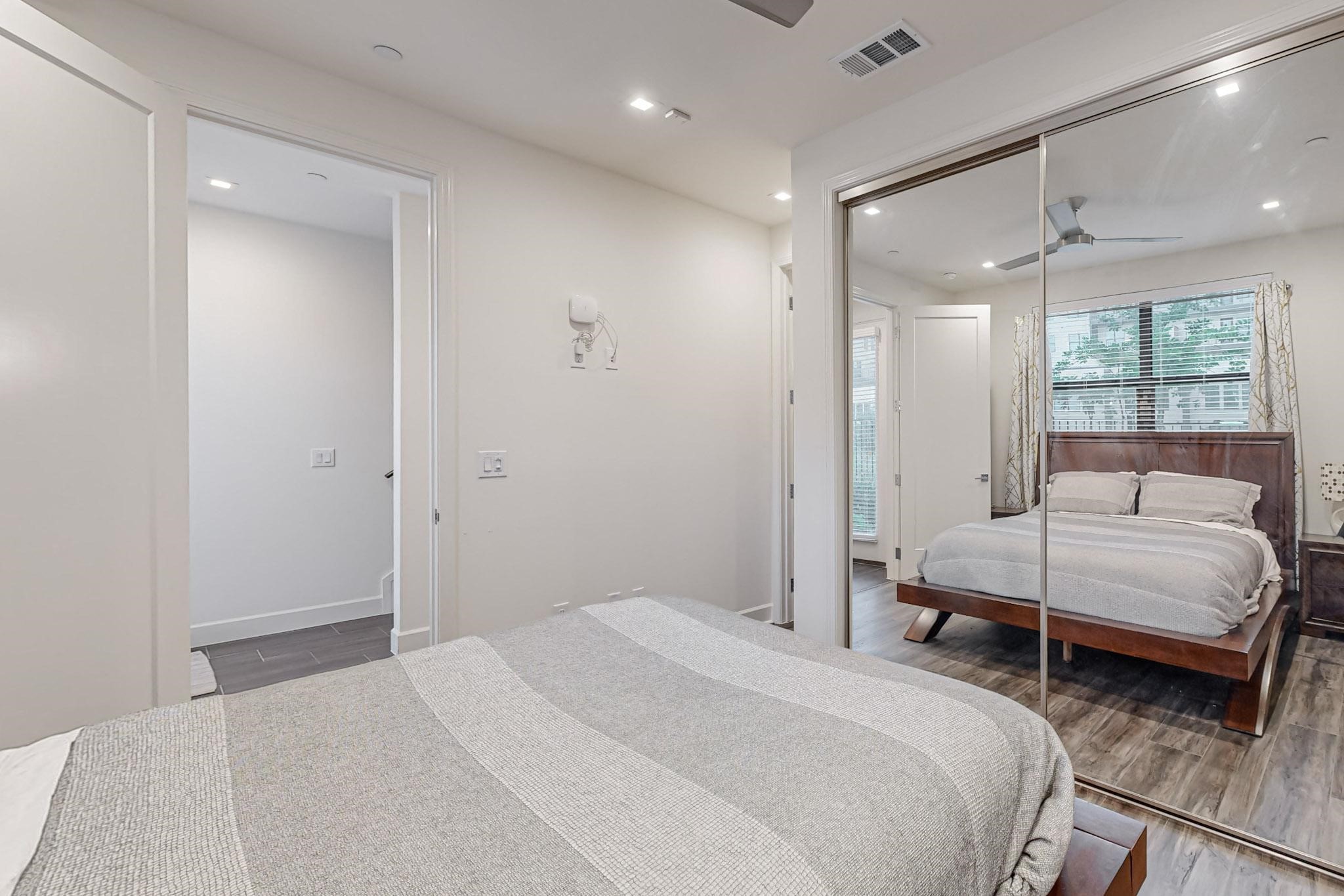 1813 Park Avenue 204