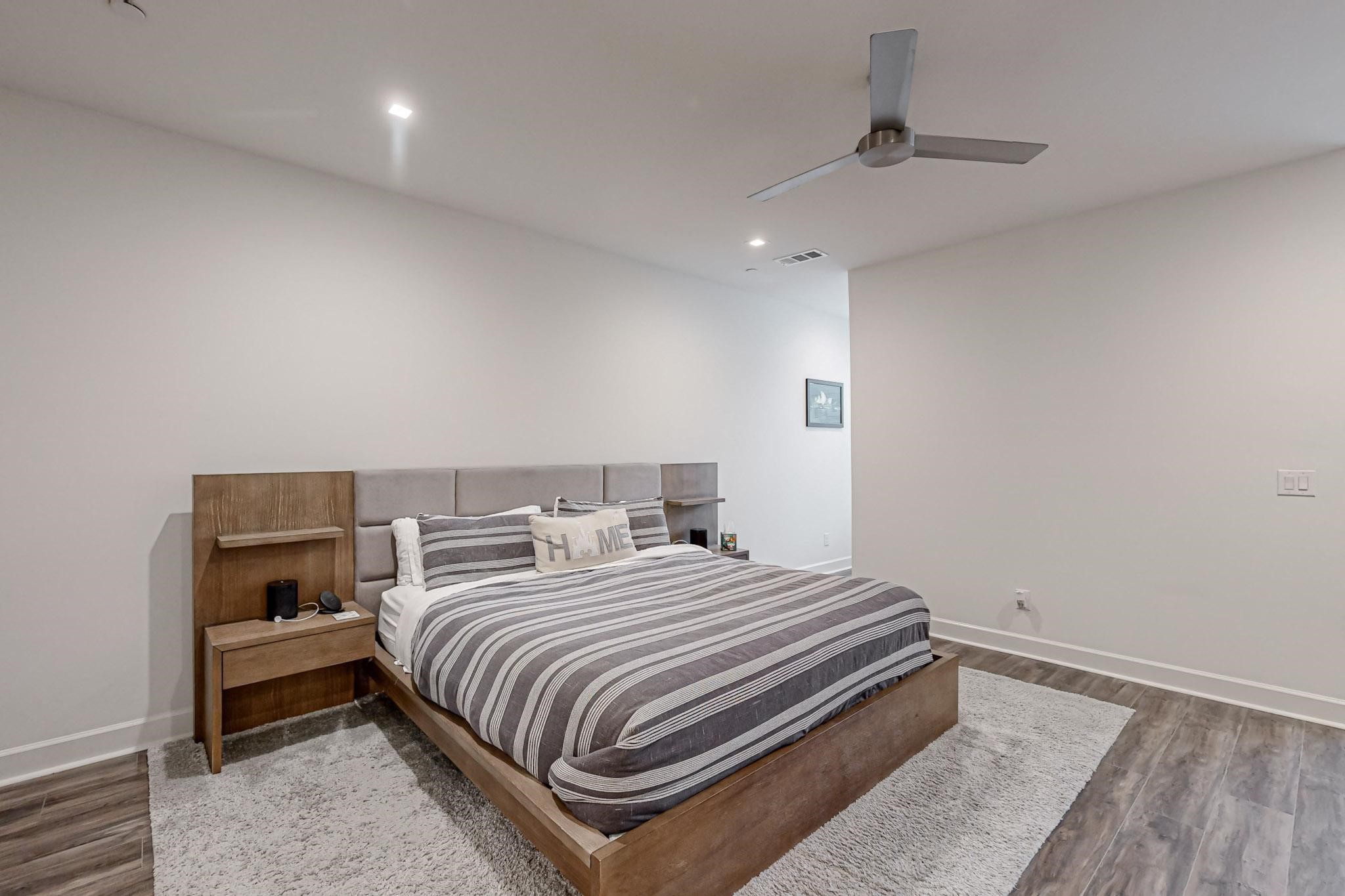 1813 Park Avenue 204