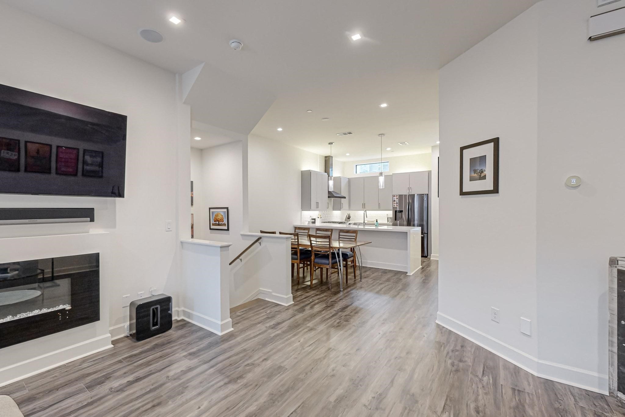 1813 Park Avenue 204