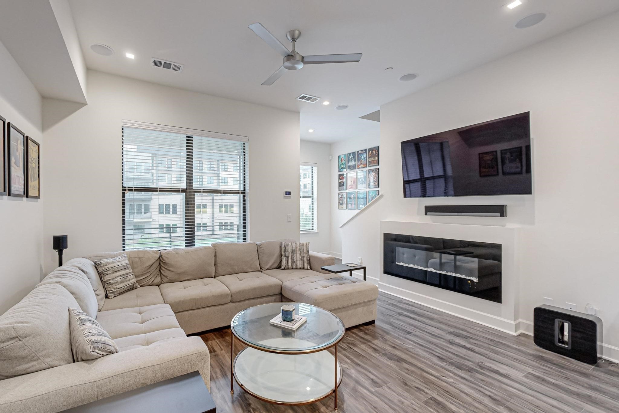 1813 Park Avenue 204