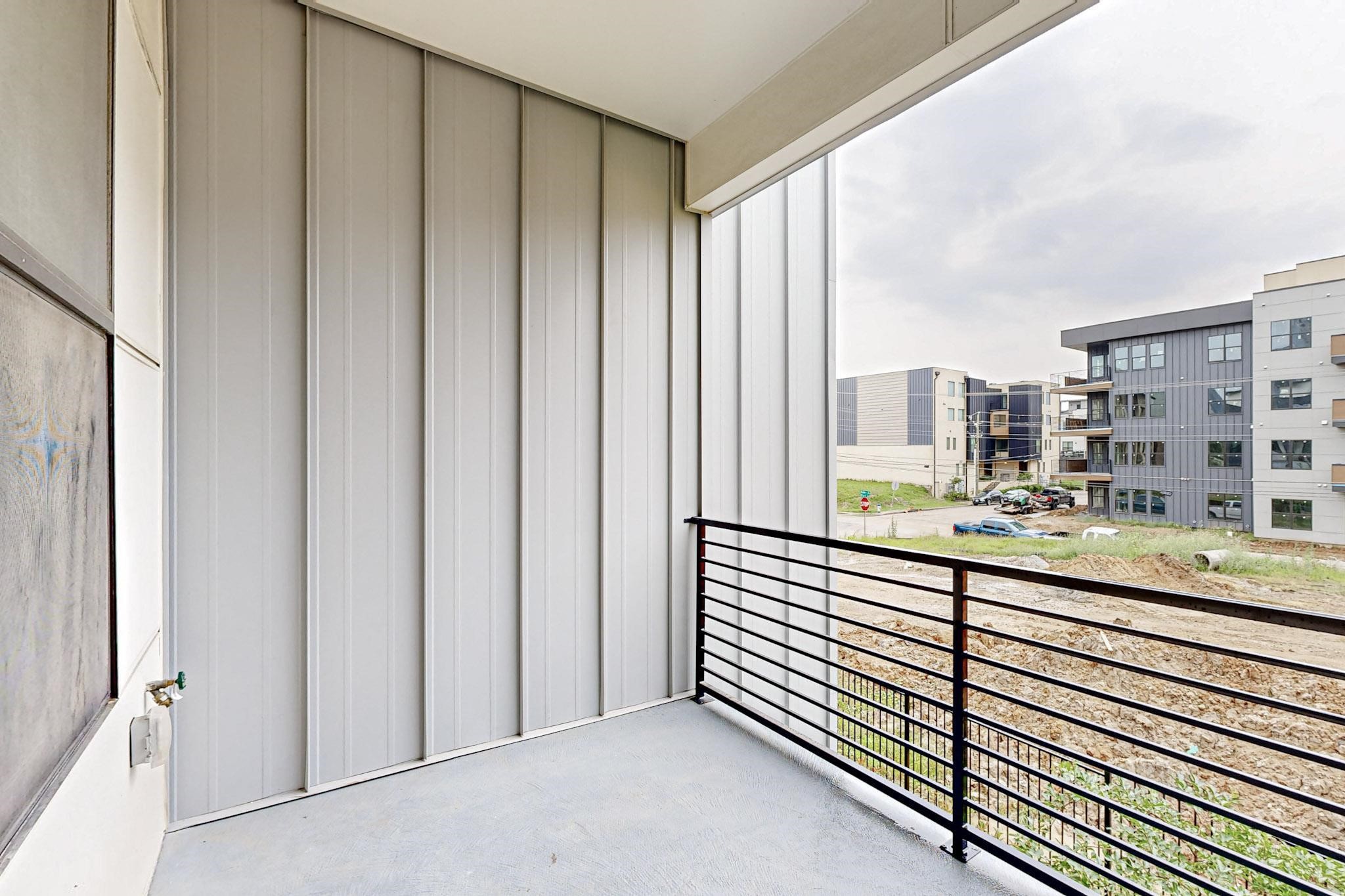 1813 Park Avenue 204