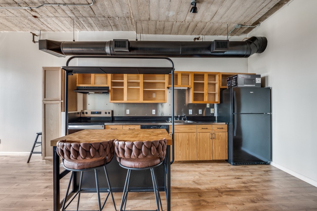 1122 Jackson Street 711