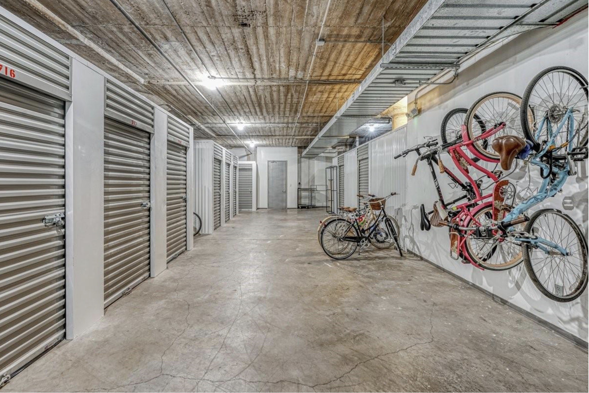 1122 Jackson Street 711