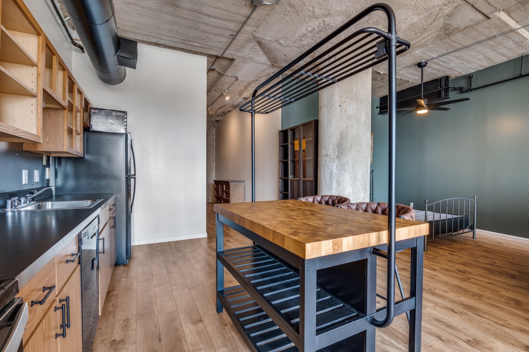 1122 Jackson Street 711