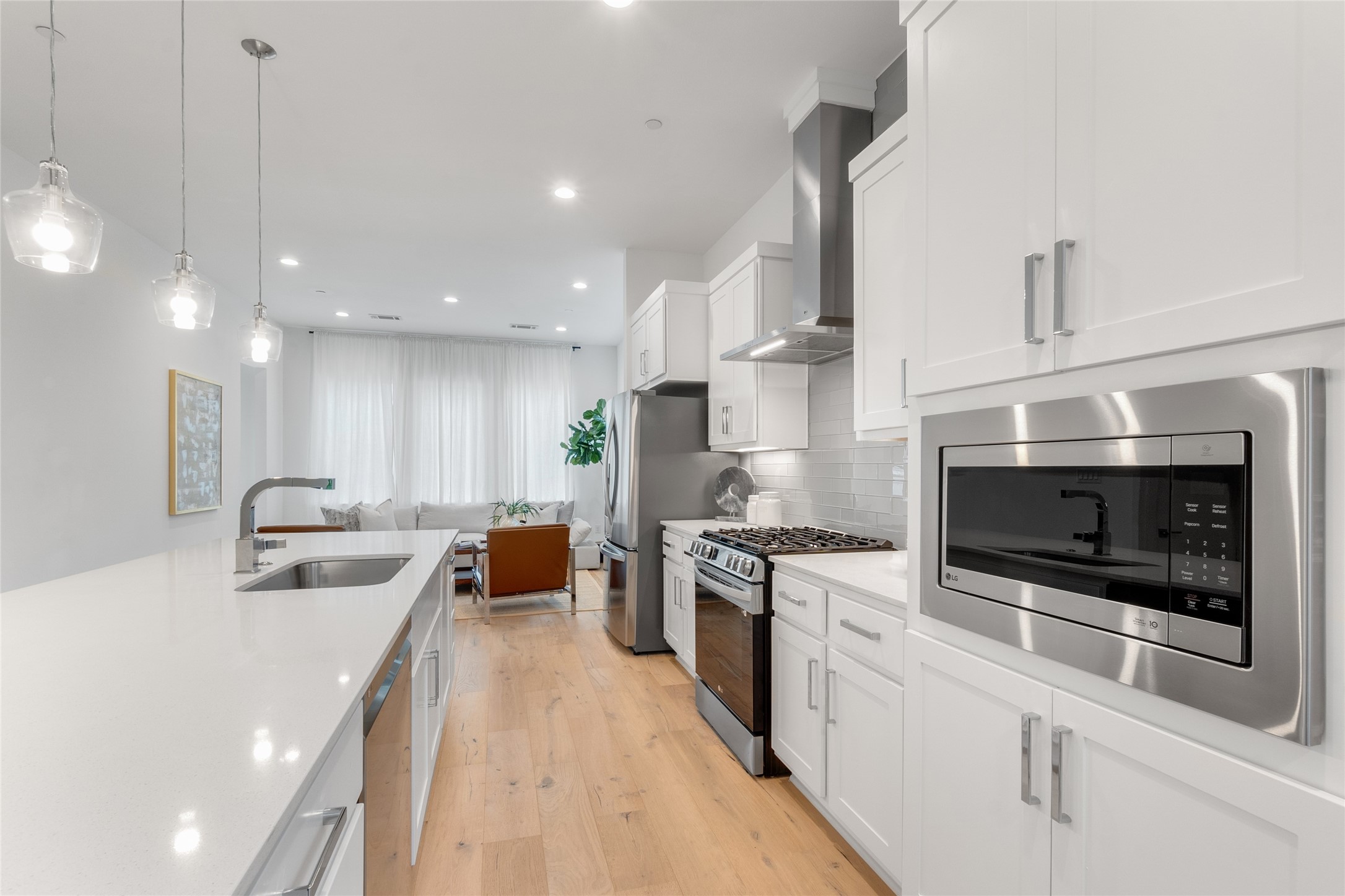 3915 N Hall Street 101