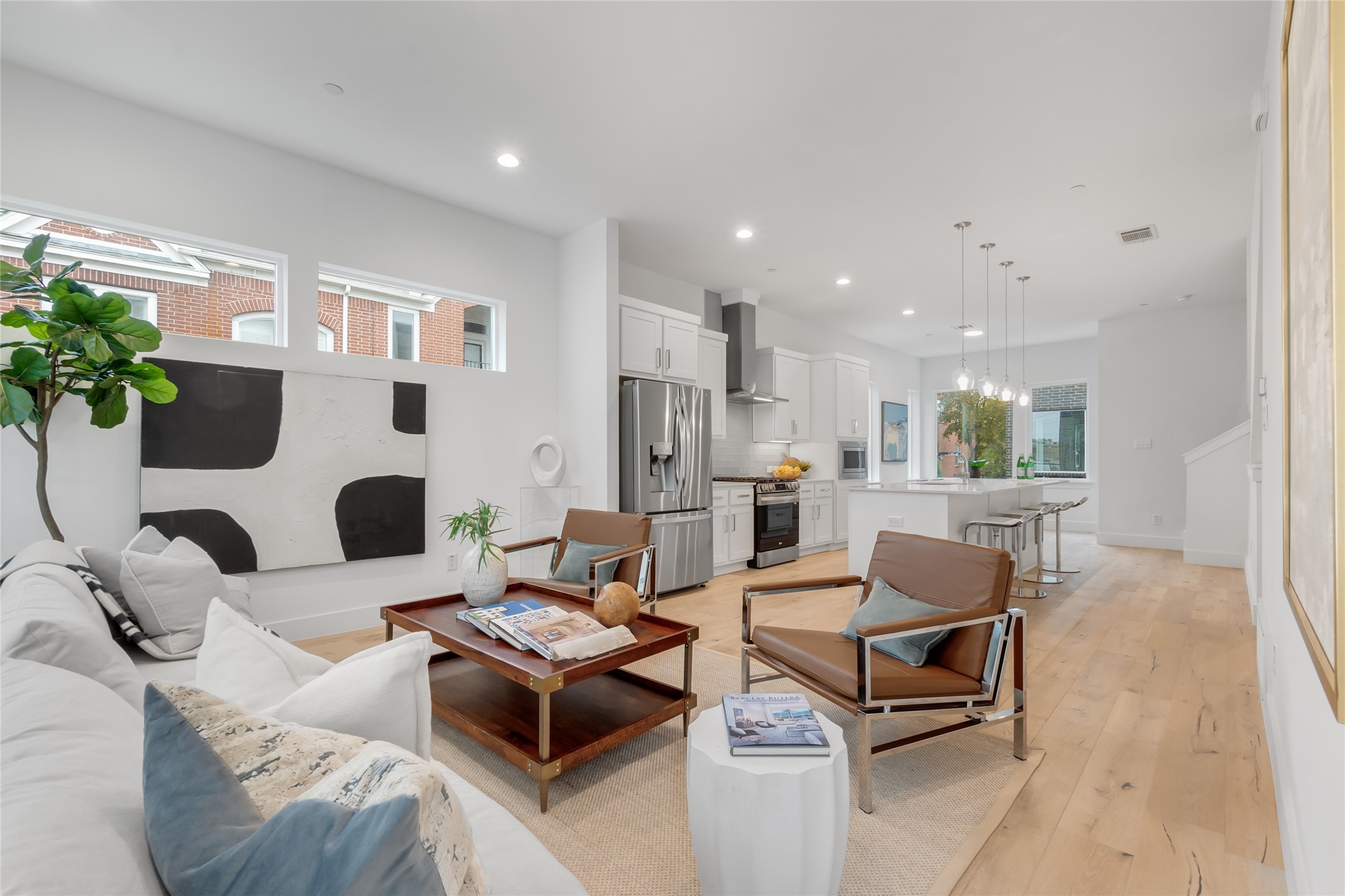 3915 N Hall Street 101