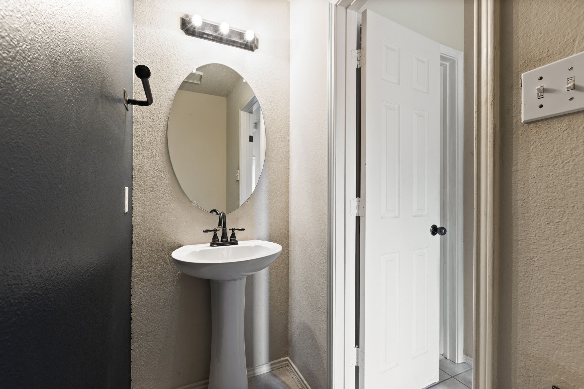 1709 Northampton Drive