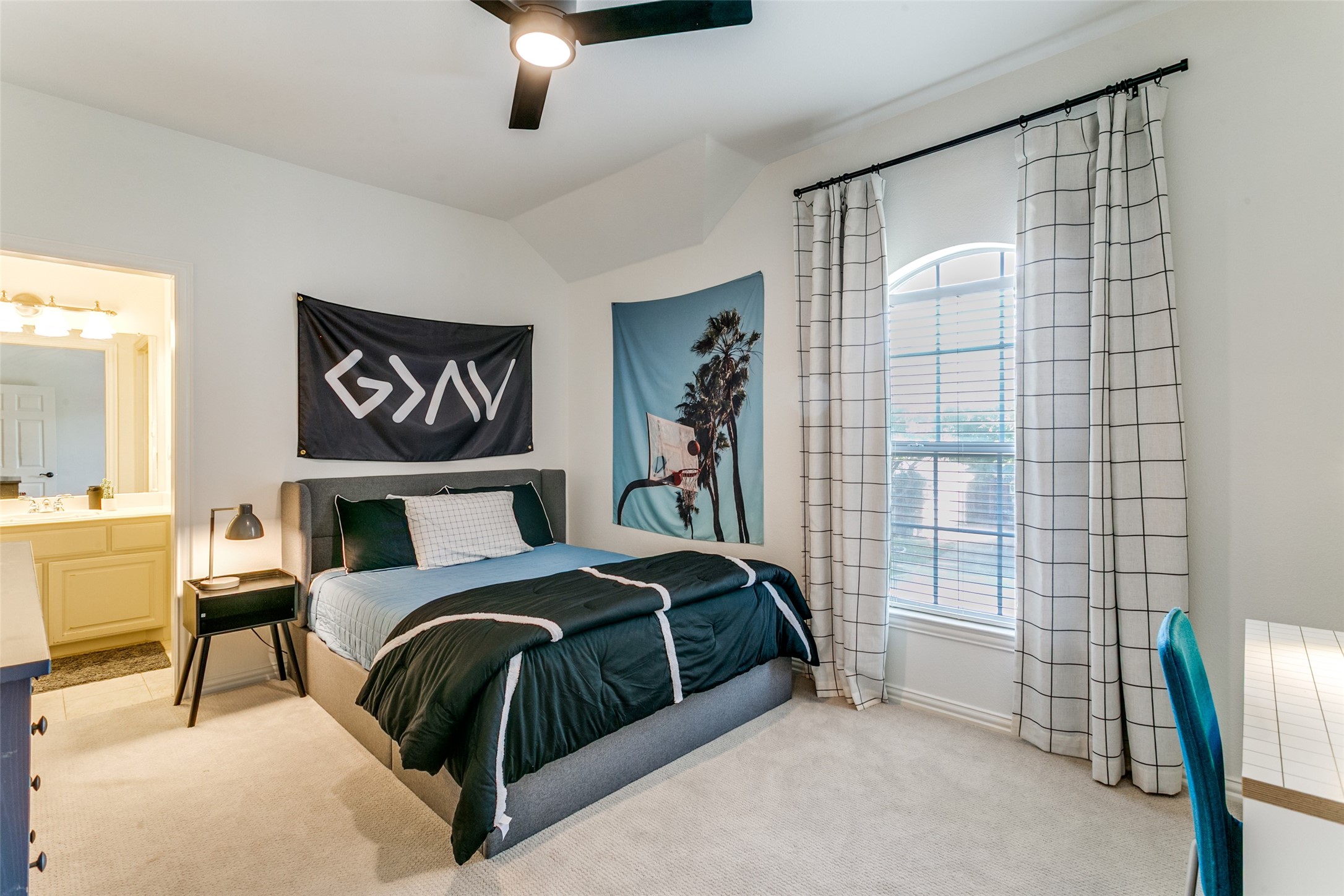 2209 Bayou Court