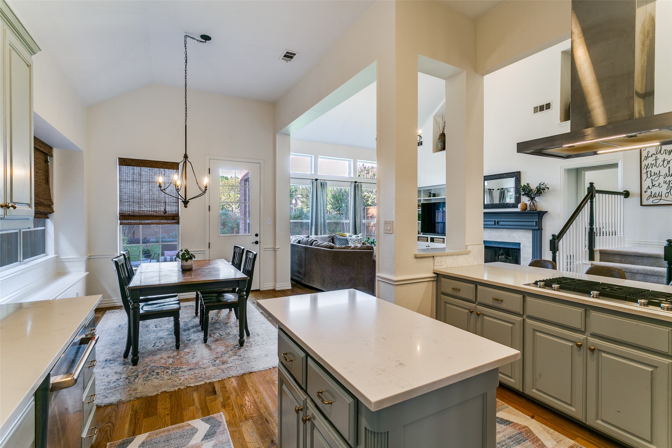 2209 Bayou Court