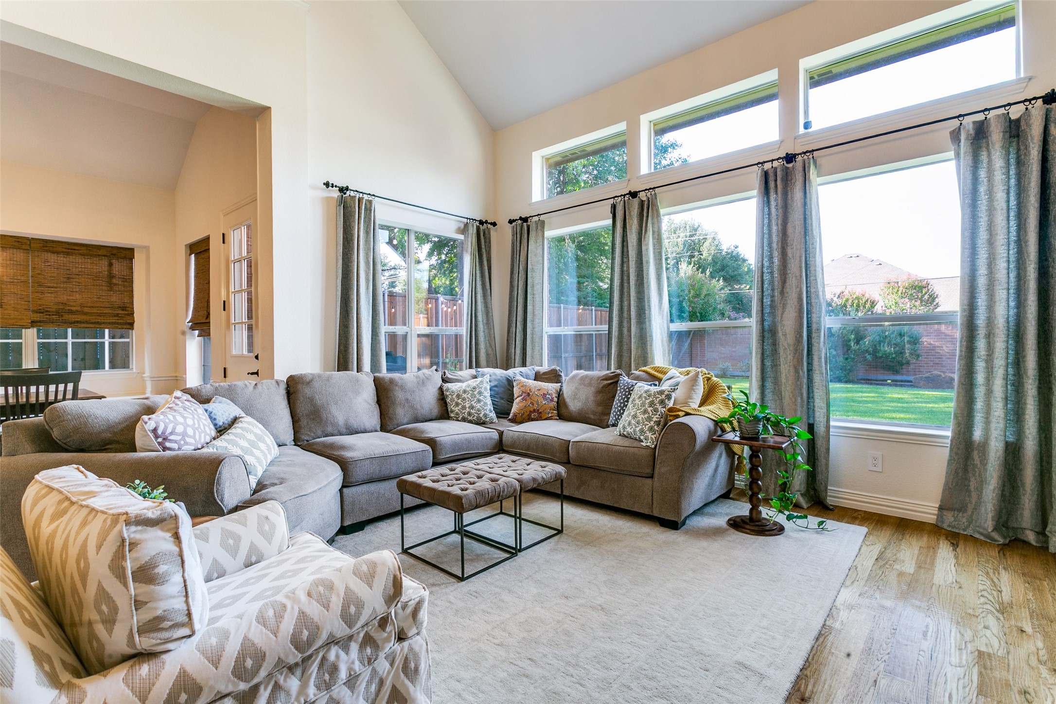 2209 Bayou Court