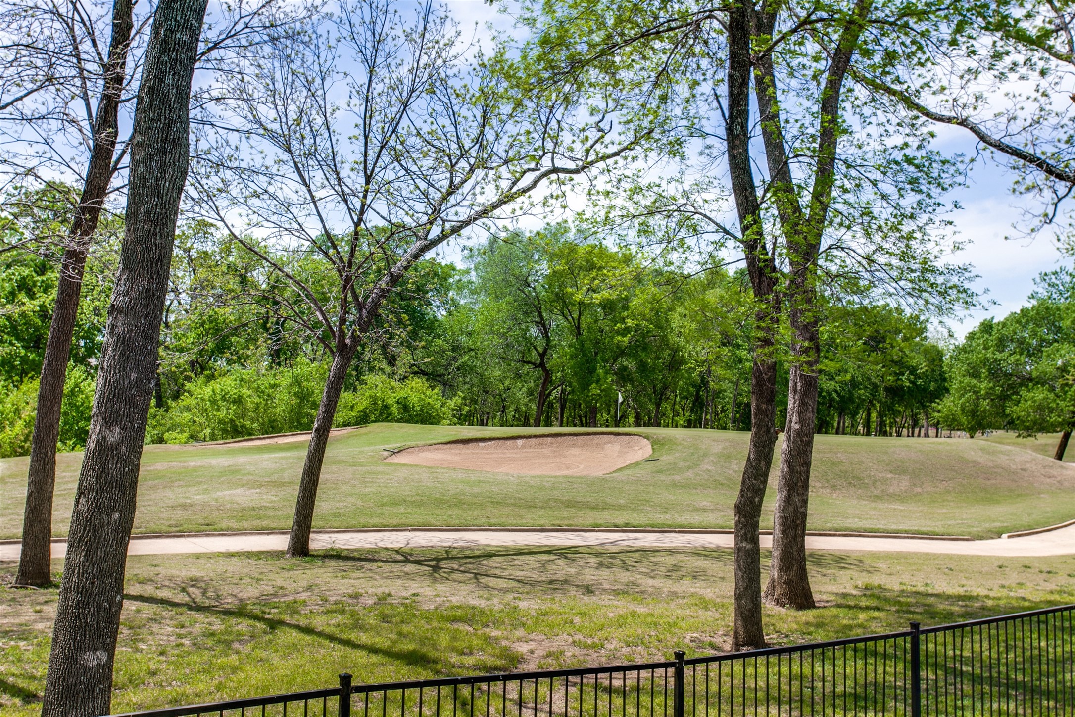 2209 Bayou Court