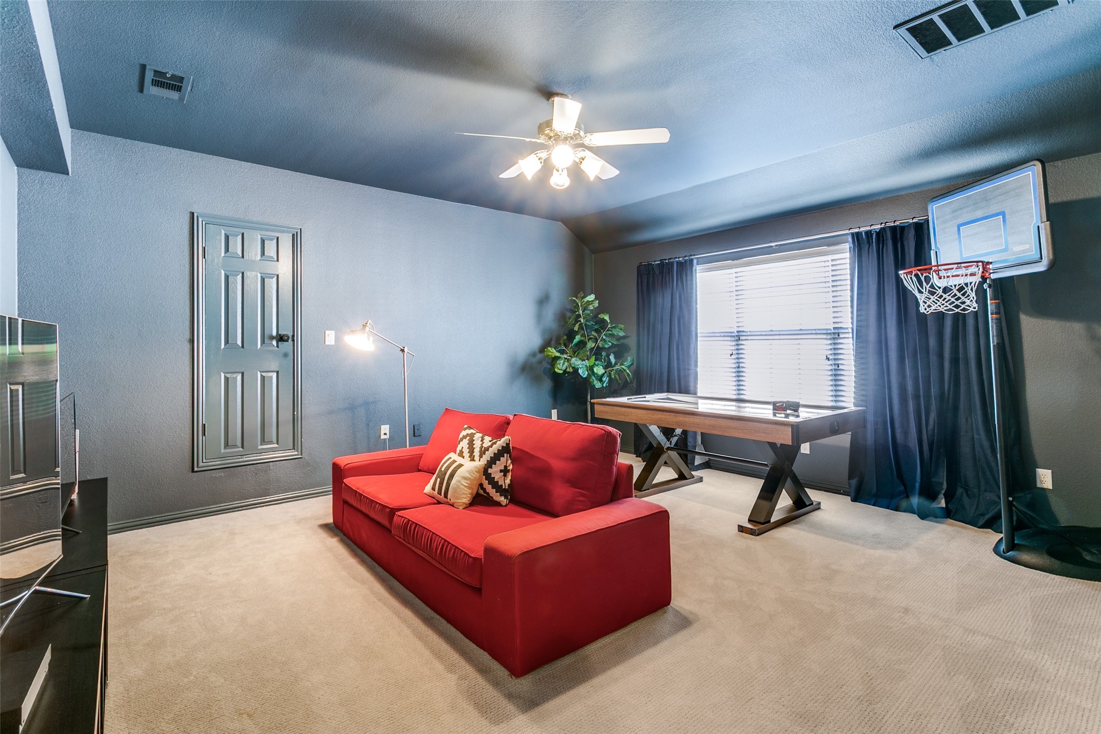 2209 Bayou Court