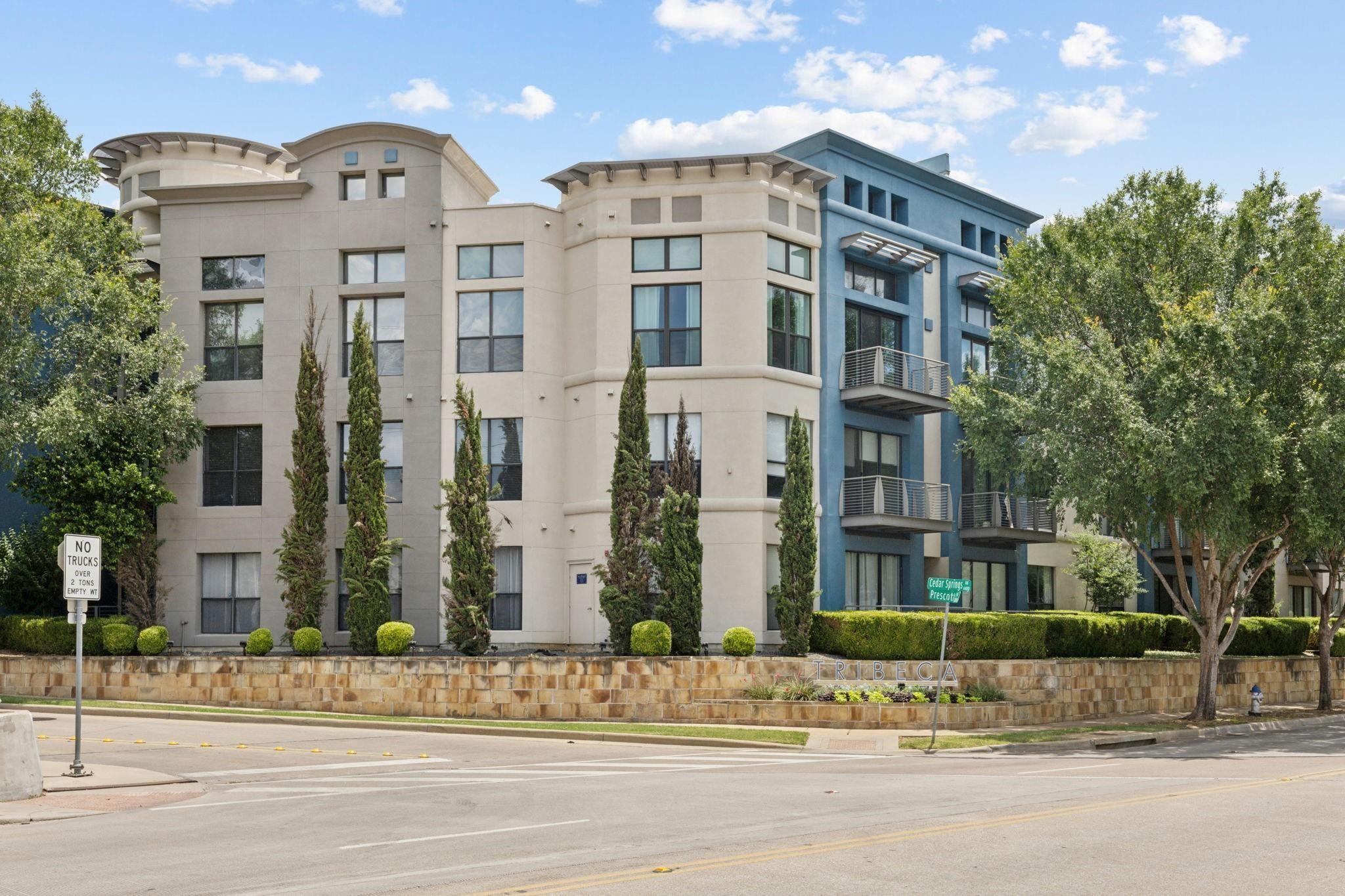 4414 Cedar Springs Road 323