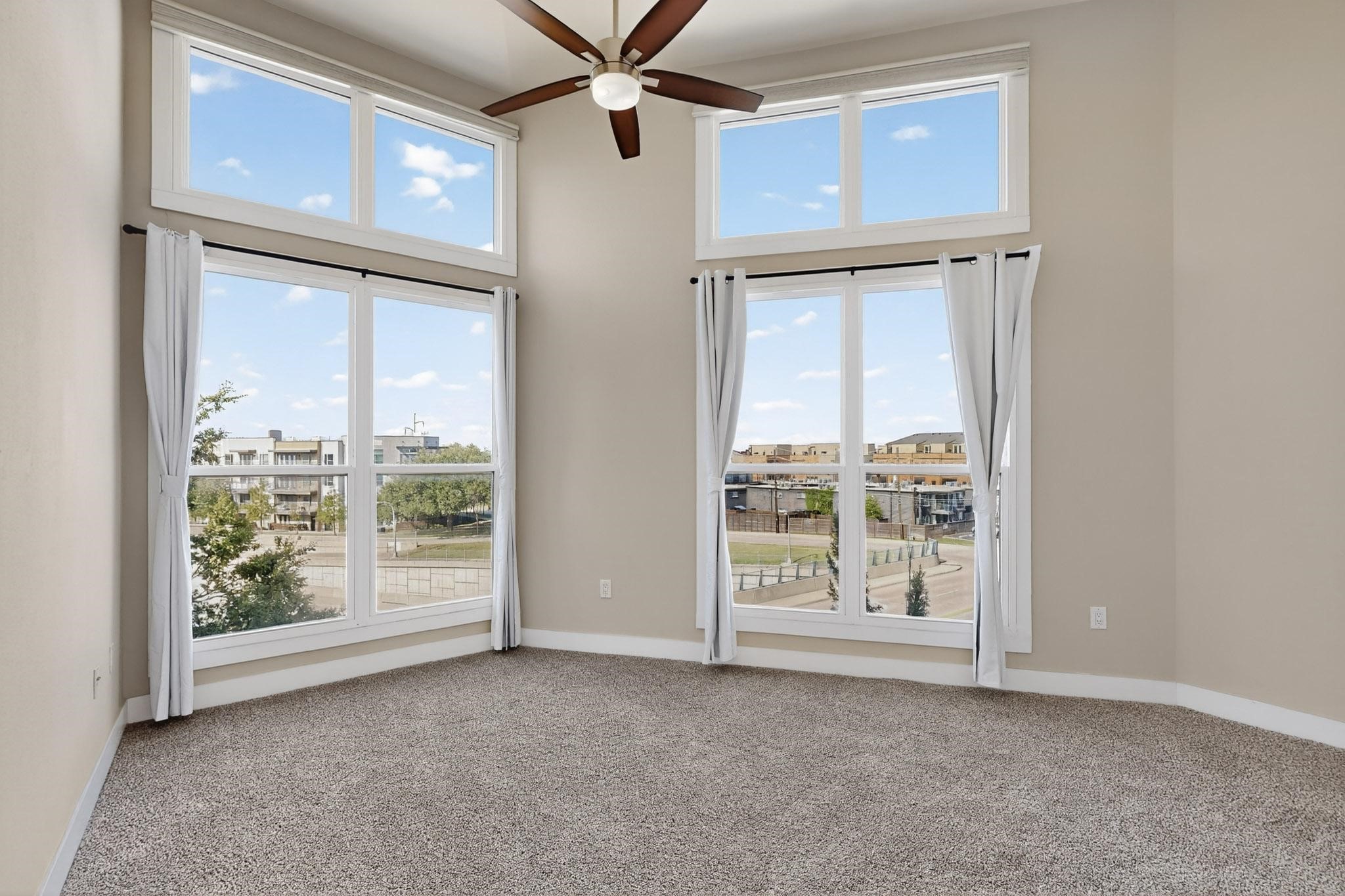 4414 Cedar Springs Road 323