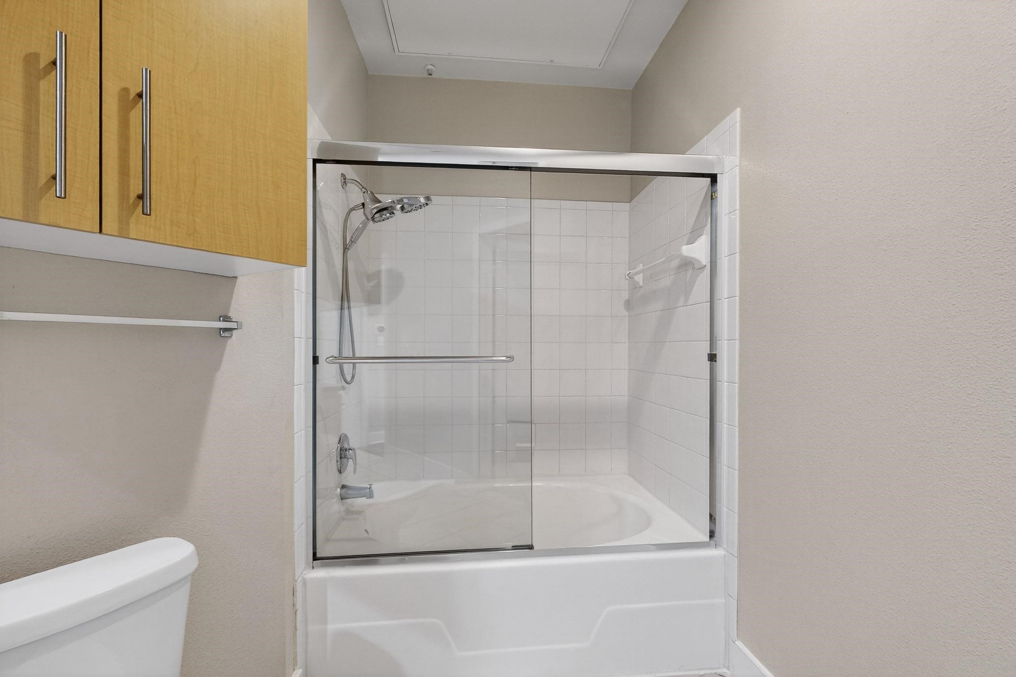 4414 Cedar Springs Road 323