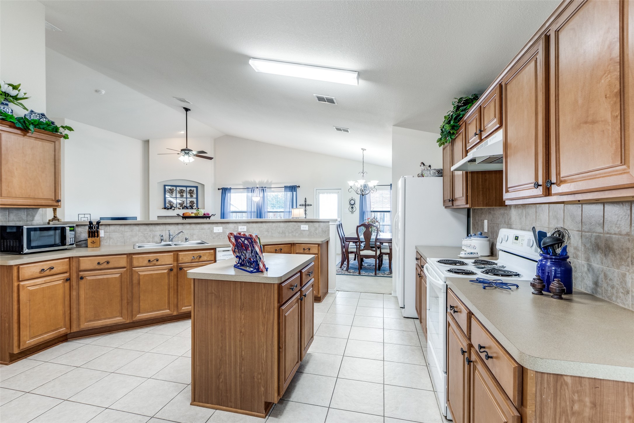 1933 Bradford Pear Square