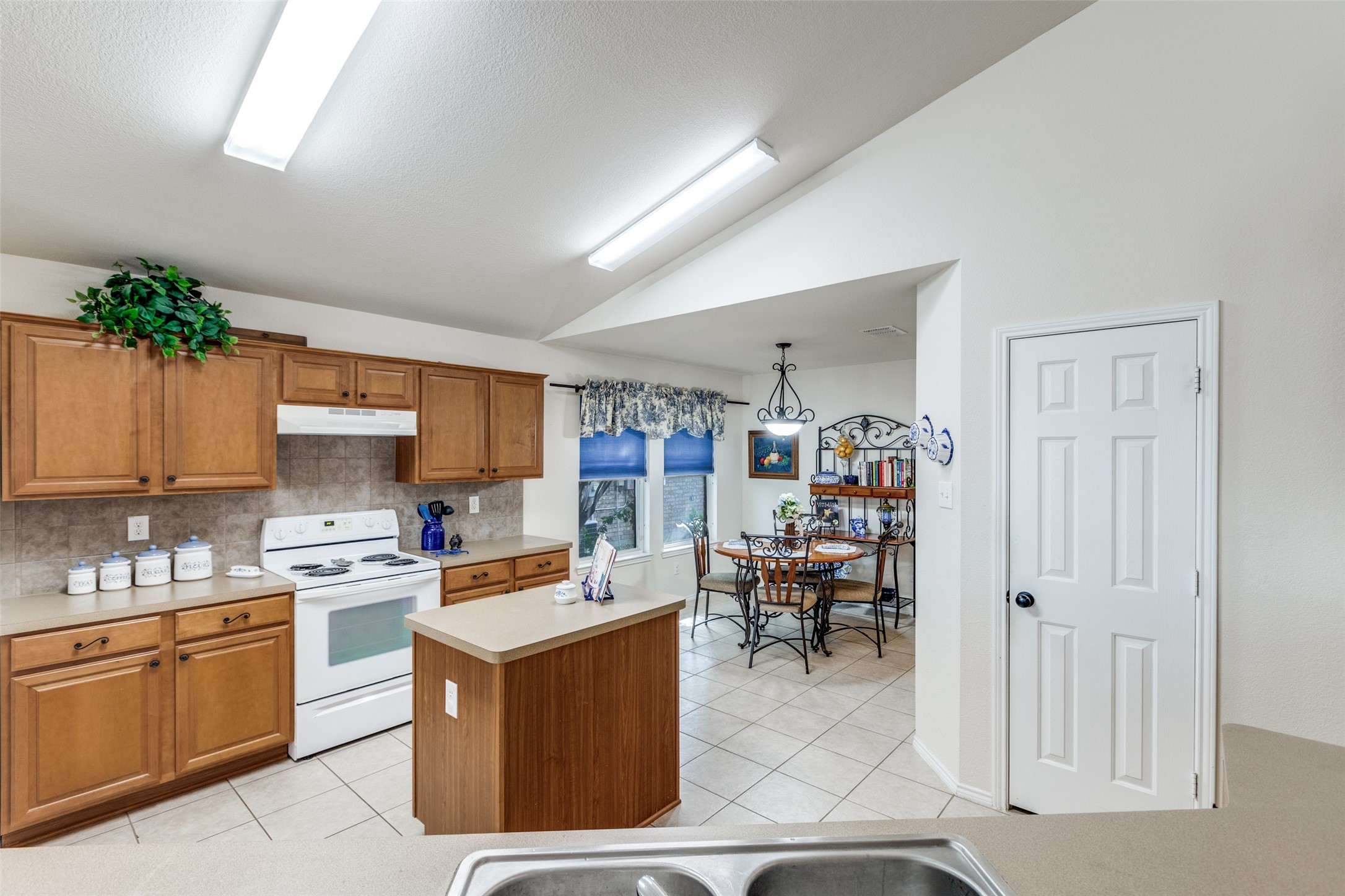 1933 Bradford Pear Square