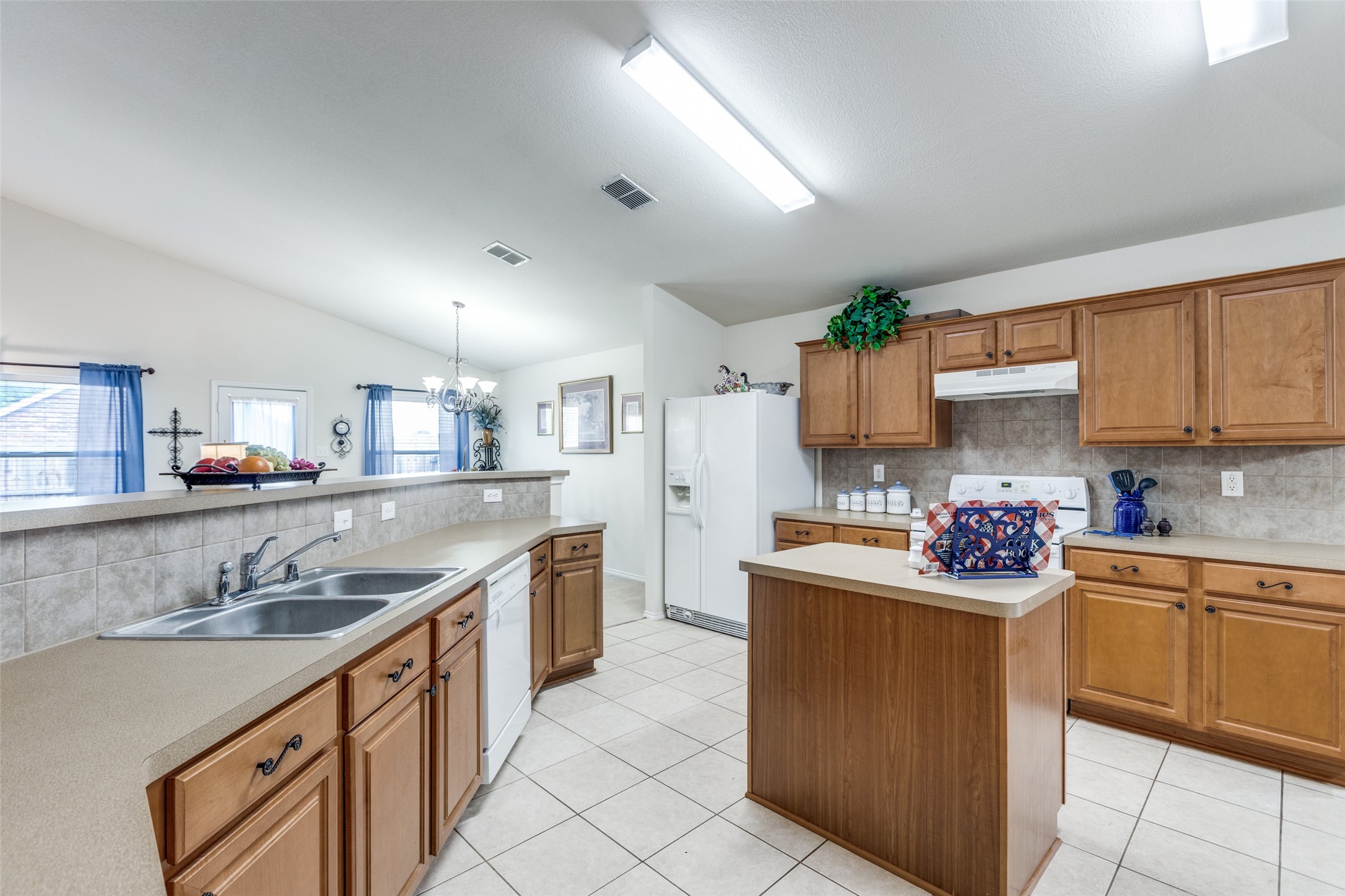 1933 Bradford Pear Square