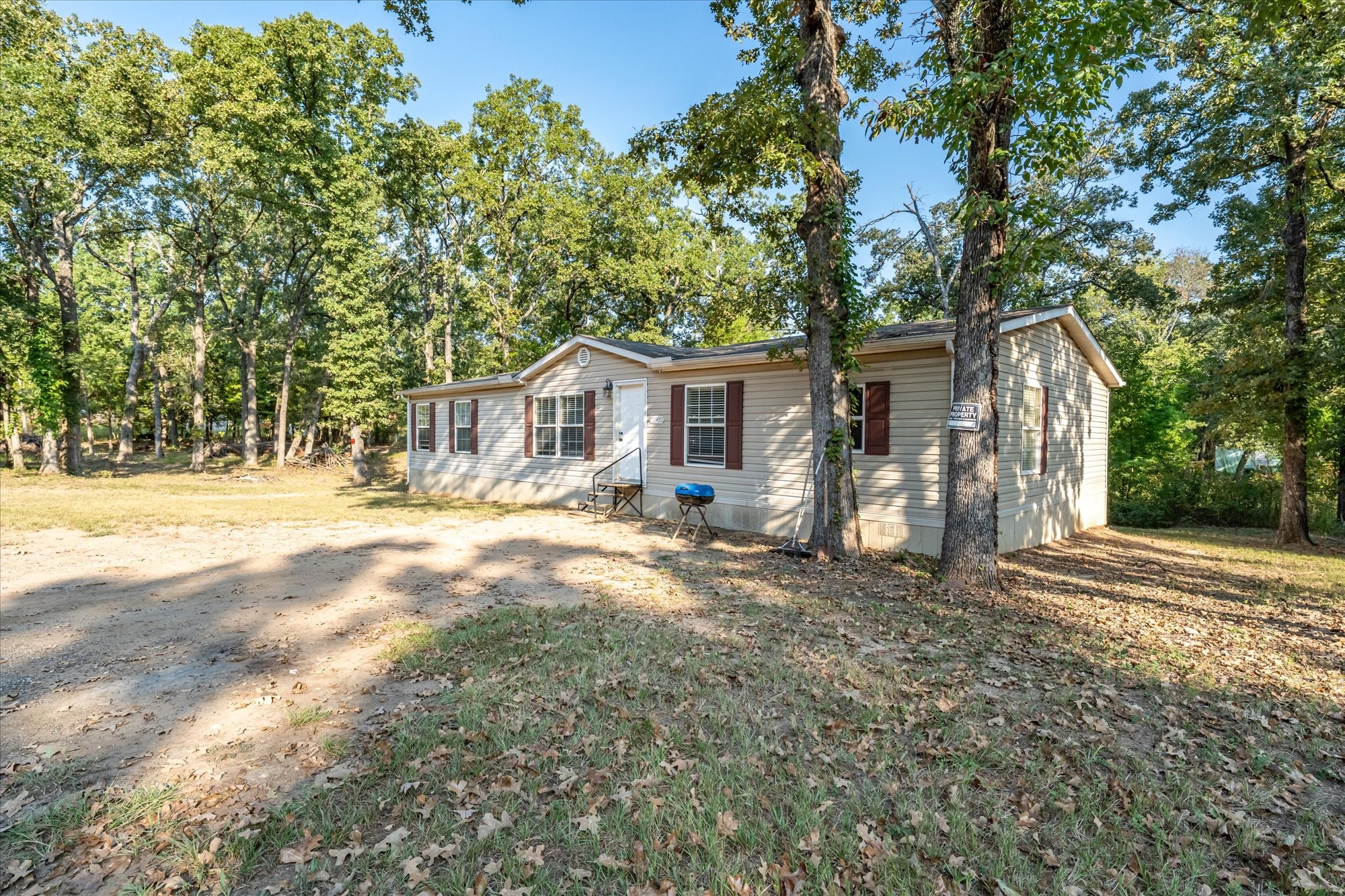 13902 E Travis Lane