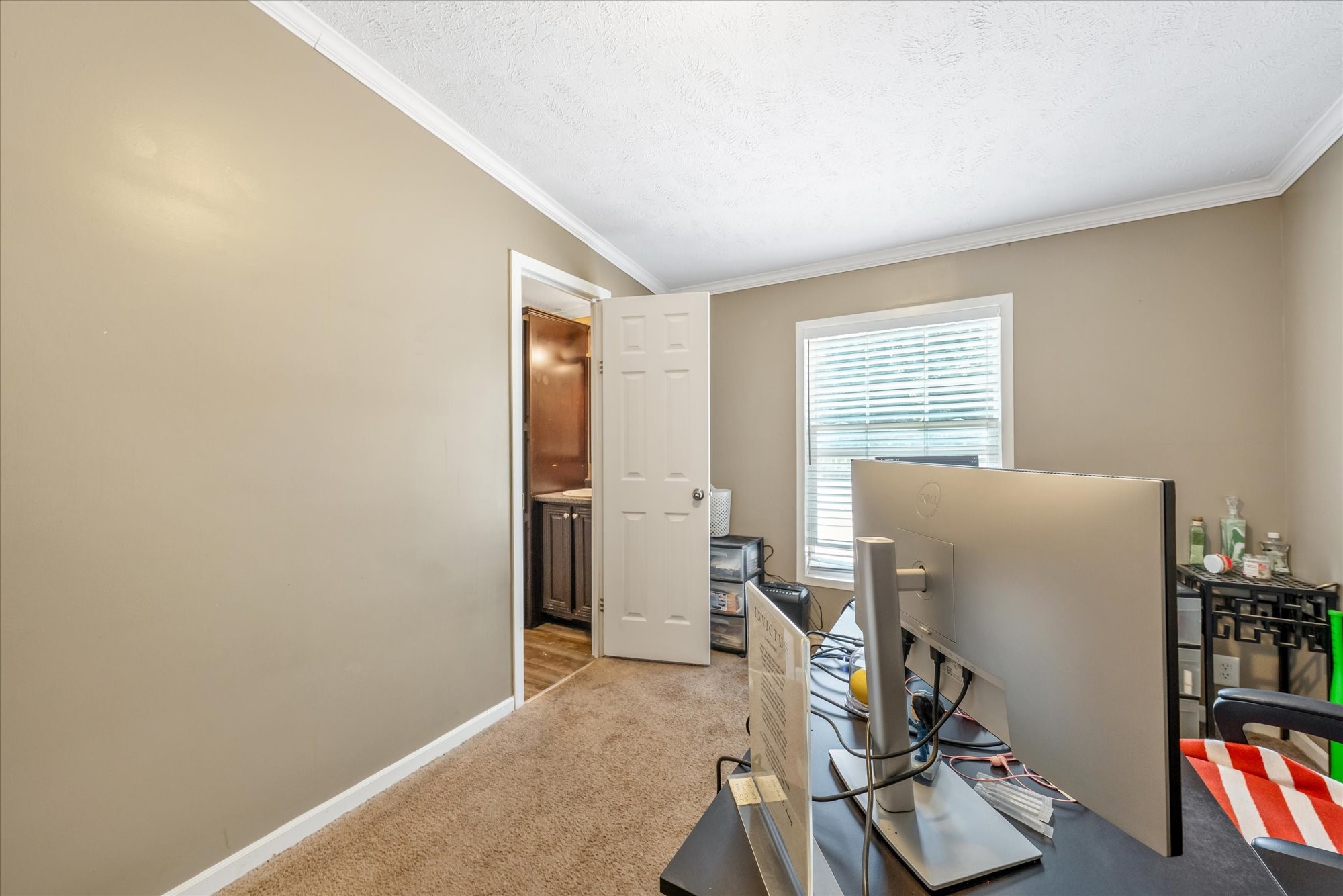 13902 E Travis Lane