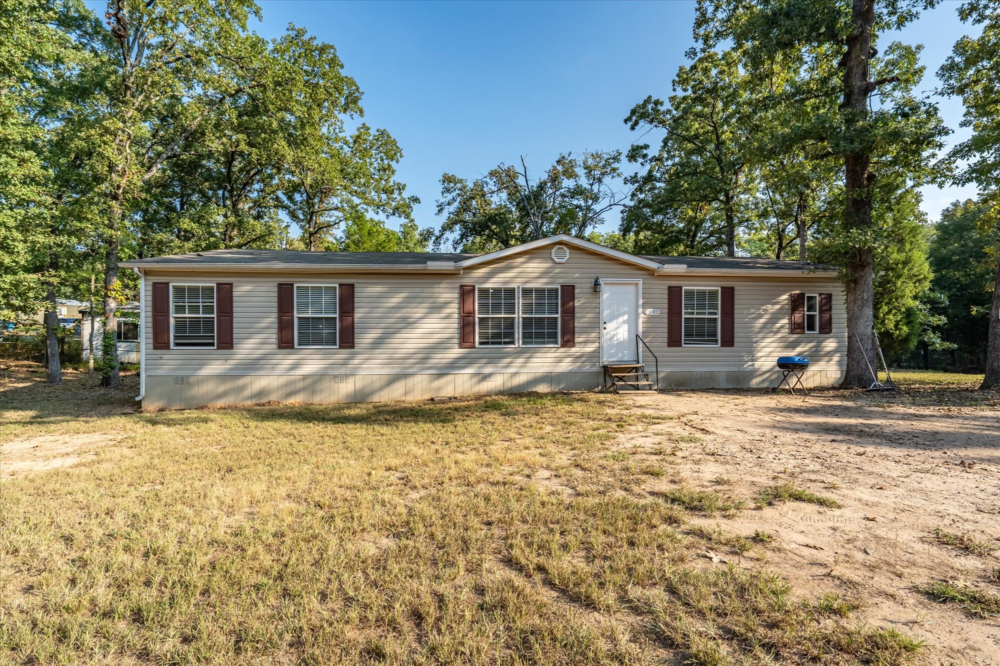 13902 E Travis Lane