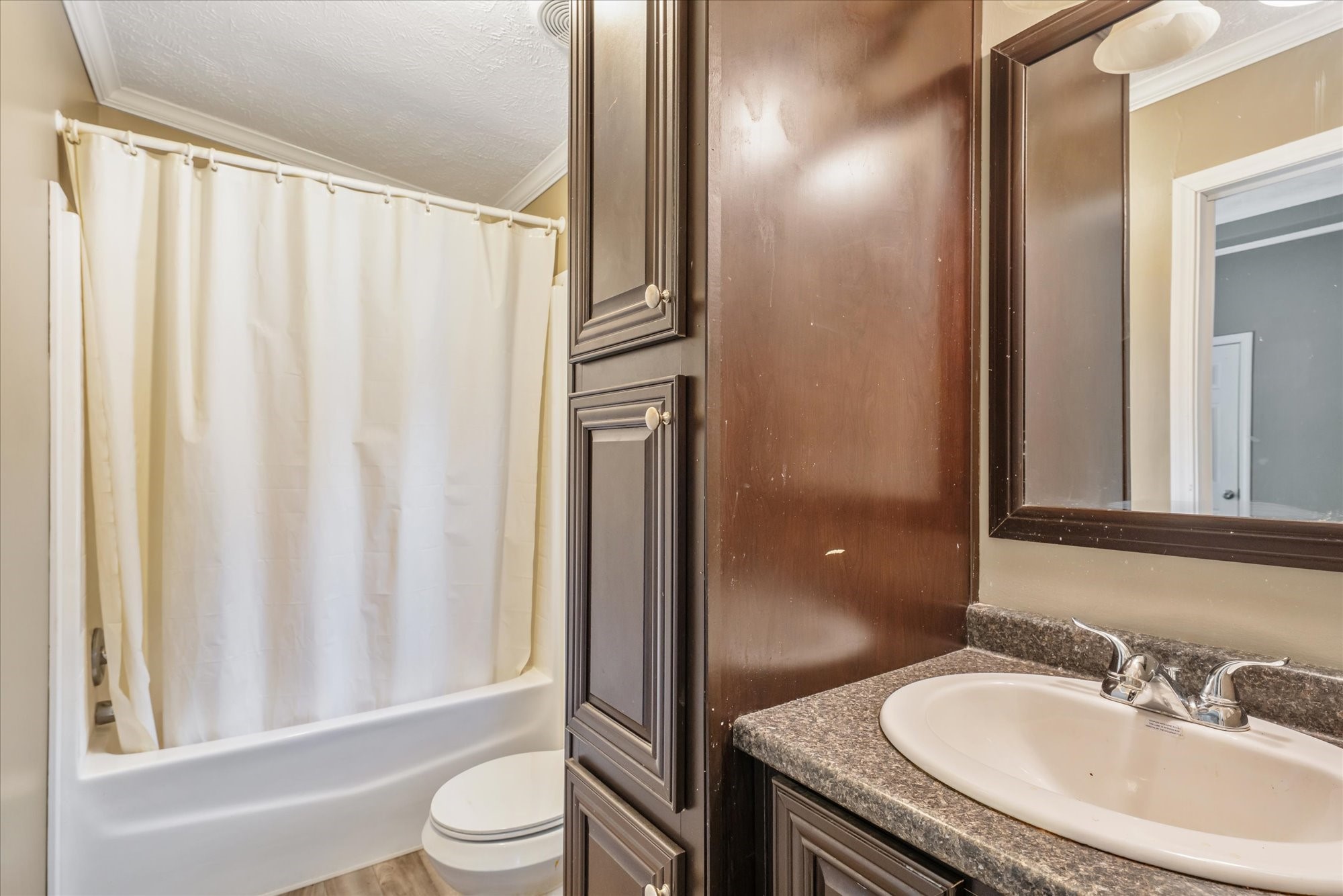 13902 E Travis Lane