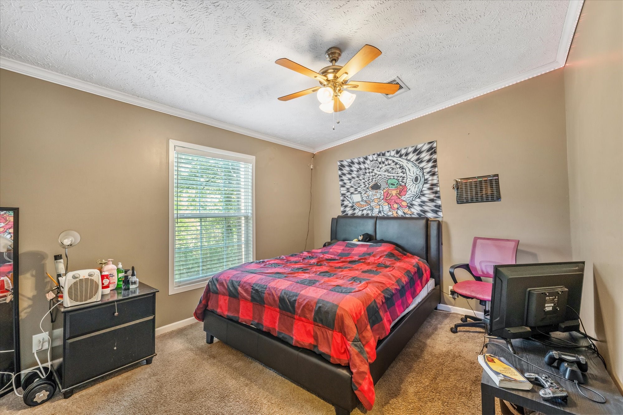 13902 E Travis Lane