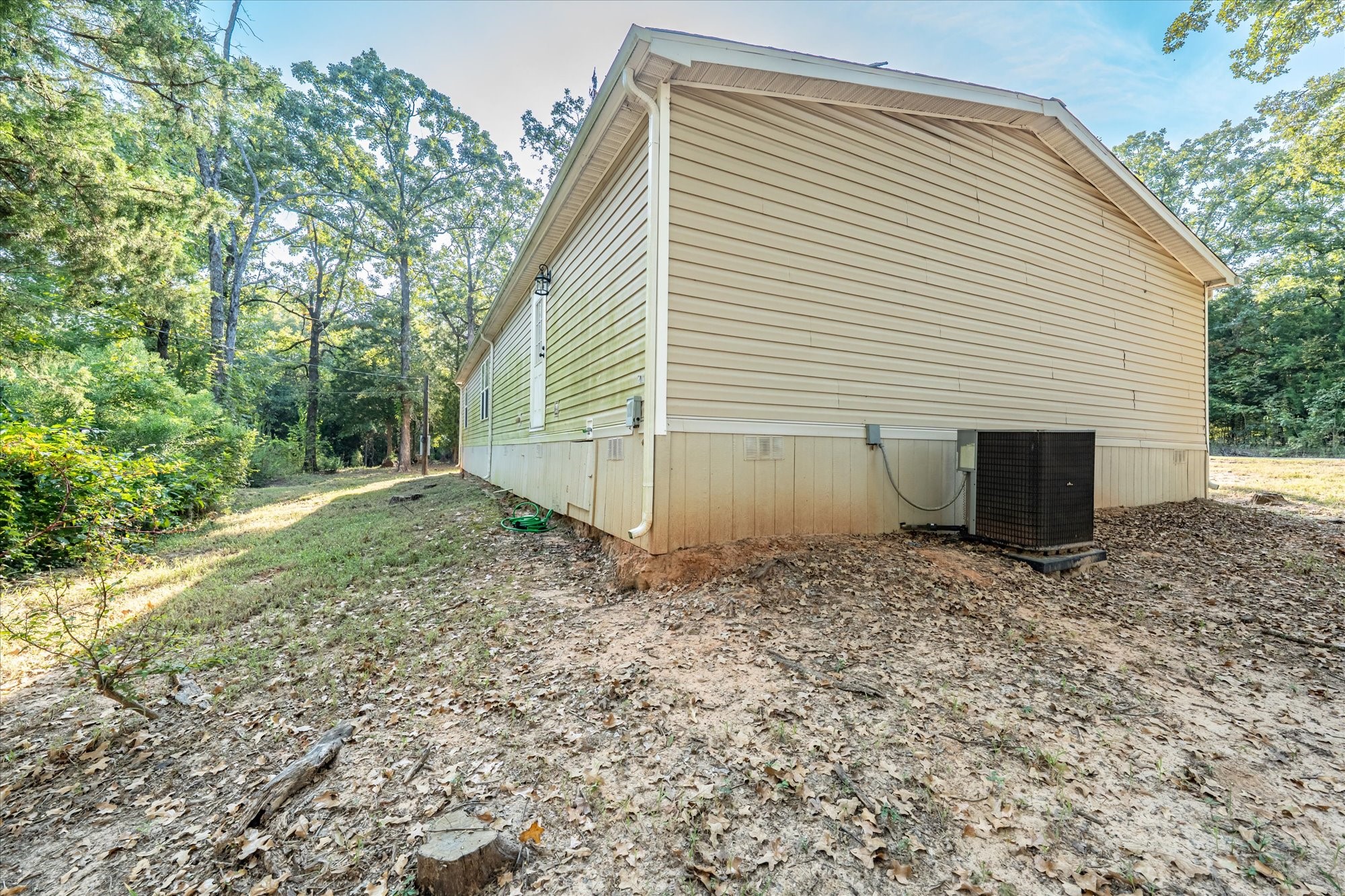 13902 E Travis Lane