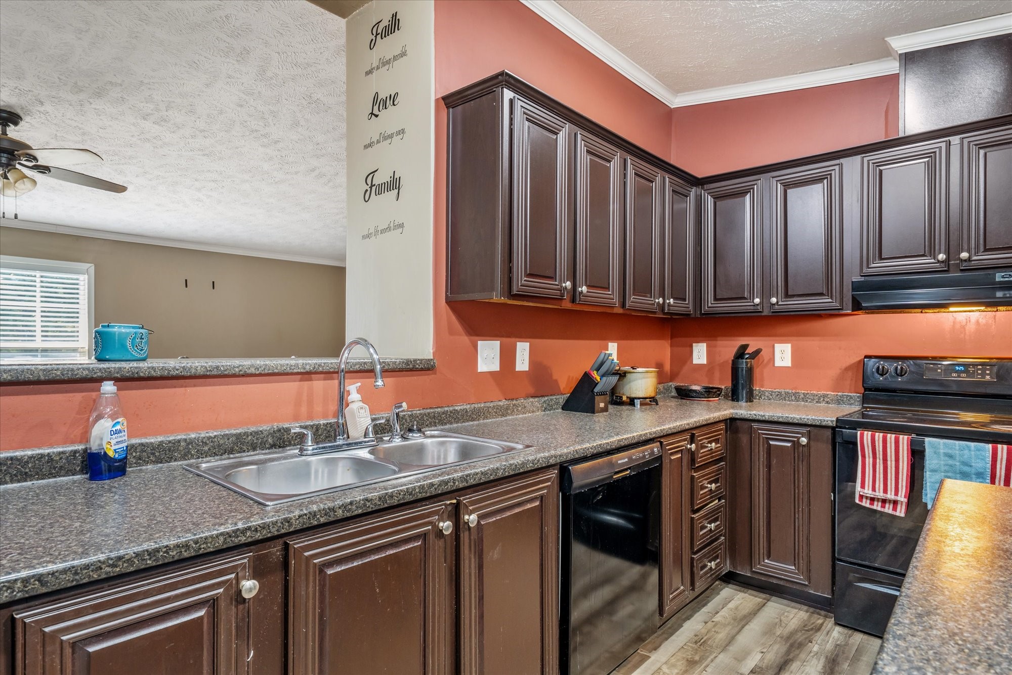 13902 E Travis Lane