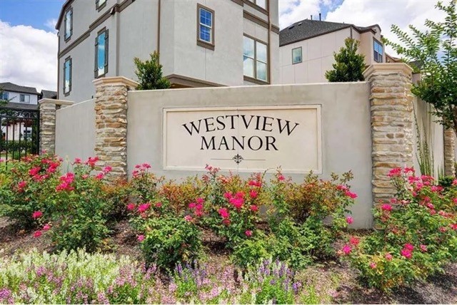 6755 Highclere Manor Lane