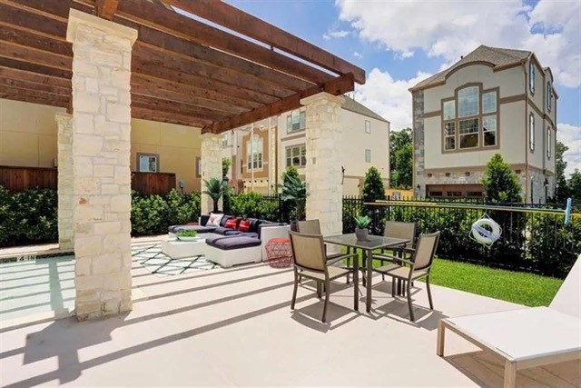 6755 Highclere Manor Lane