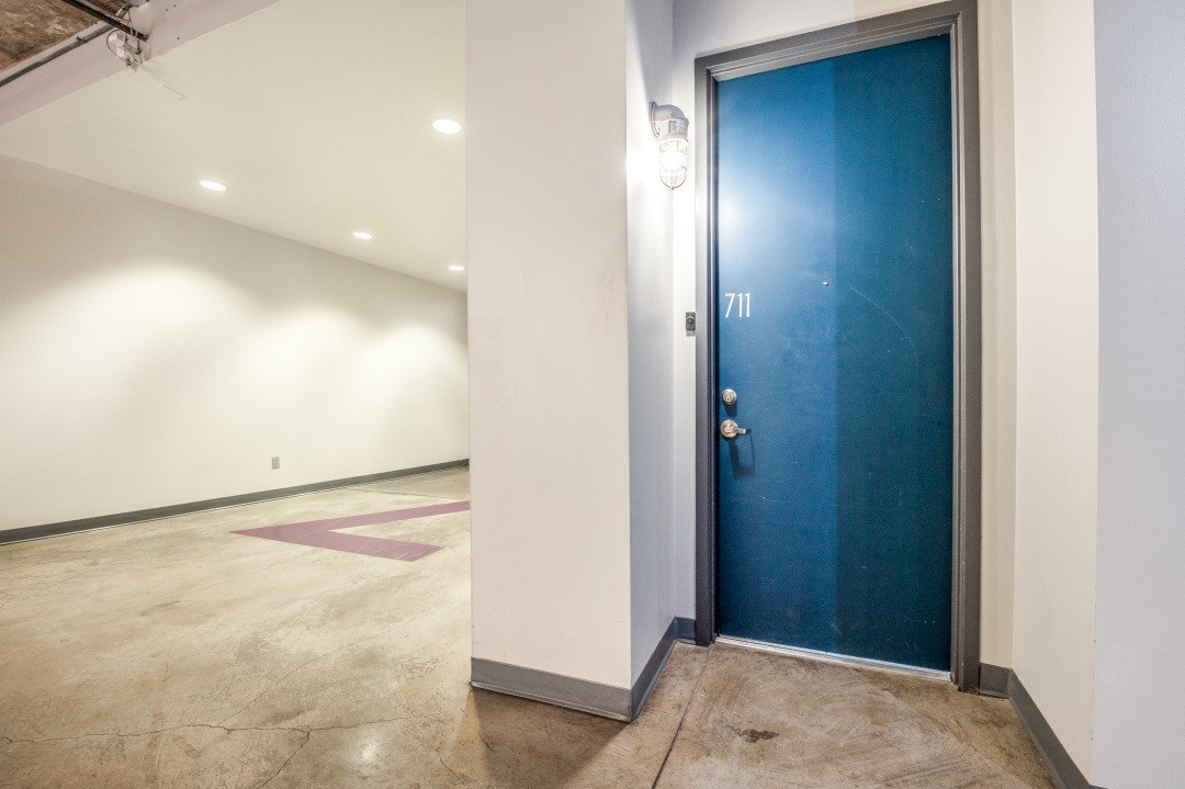 1122 Jackson Street 711